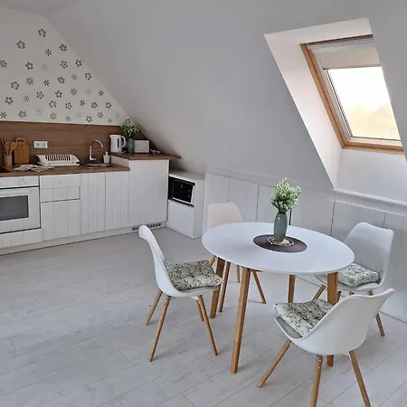 Menta Partkoezelben Balatonlelle