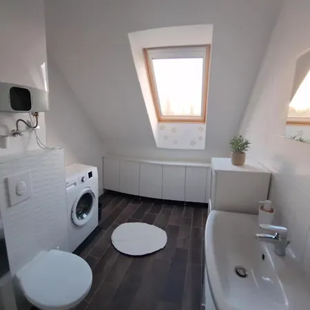 Appartement Menta Partkoezelben