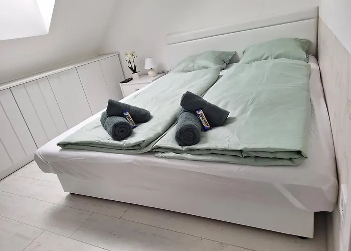 Appartement Menta Partkoezelben *