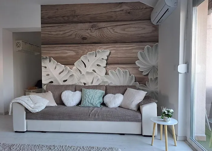 Menta Partkoezelben *