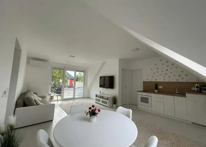 Menta Partkoezelben Appartement Balatonlelle