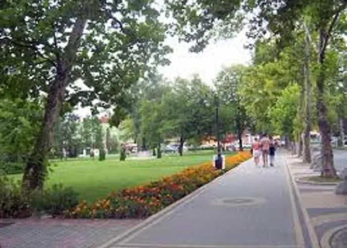 Appartement Menta Partkoezelben Balatonlelle